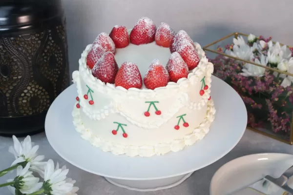 Snow Strawberry Charlotte Cake