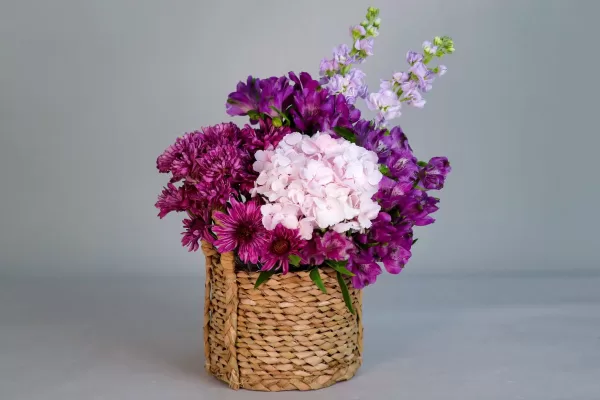 Lilac Blush Basket Dubai
